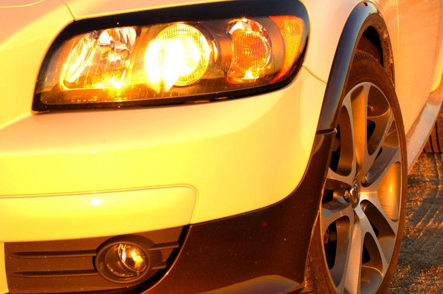  Volvo C30 T5 Version 2.0 2008 года  (фото 4 из 37)